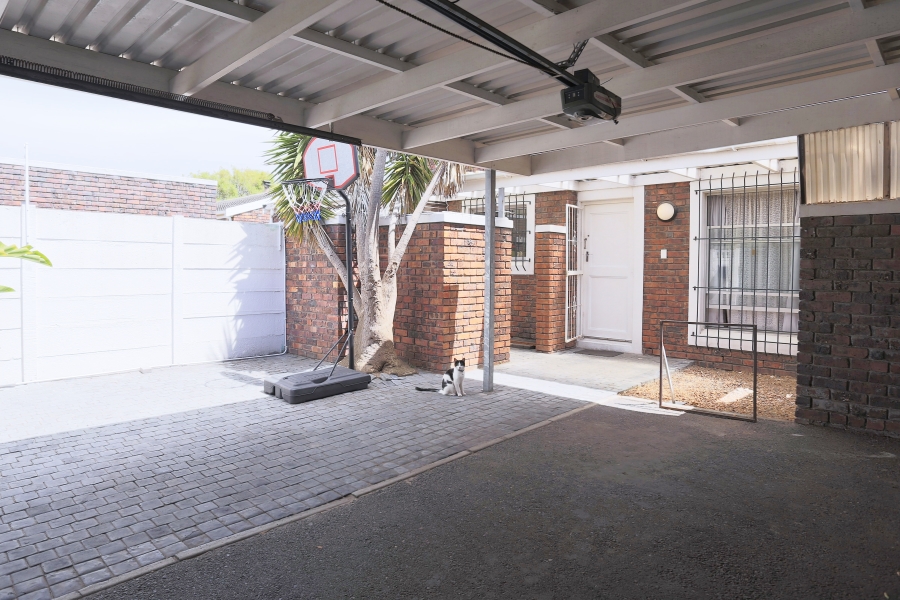 2 Bedroom Property for Sale in Diep River Western Cape